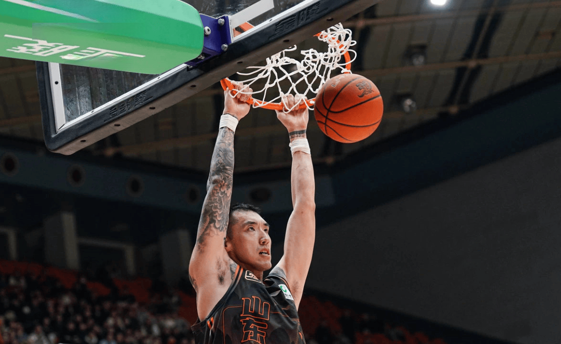 ayx-风云突变达拉斯独行侠集结日队长鼓劲，CBA季后赛版图或变，悬念犹存，轮换策略成焦点(nba季后赛独行侠vs雷霆最新消息)